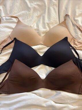 SKIMS wireless T-shirt bra bundle